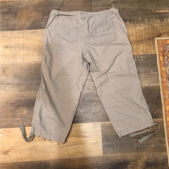 Capris - Picture 2 of 3